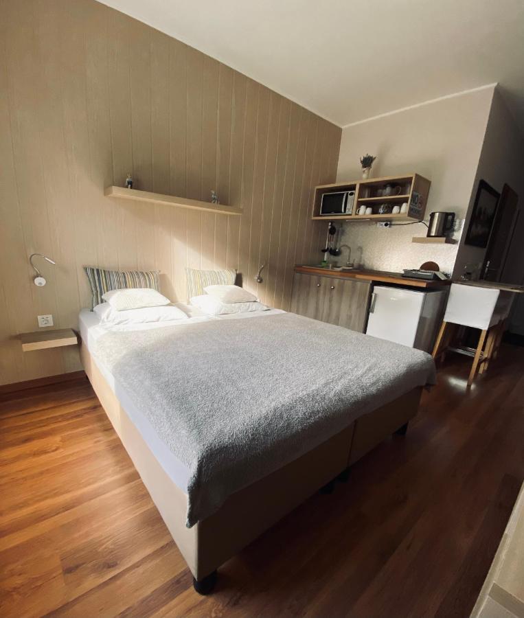Oelyv Lägenhet Fertőrákos Exteriör bild